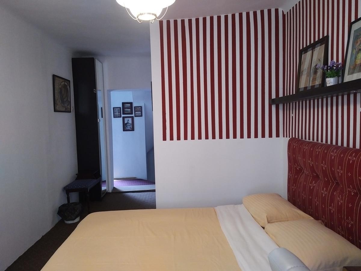 Guesthouse Postavarului Braşov Exteriör bild